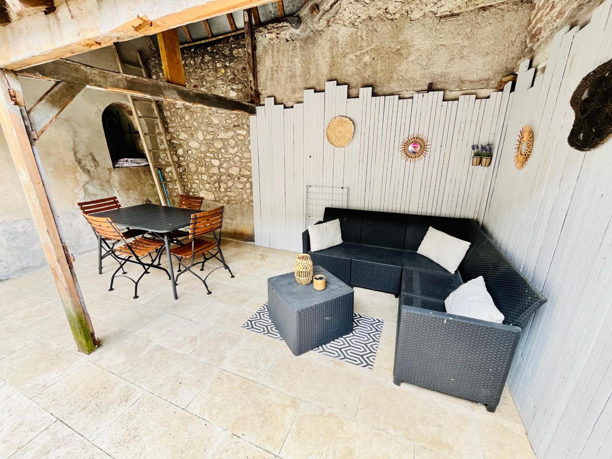 2 Suites, Cour Privee, Climatisation, Le Nid De Blois Vienne Eksteriør bilde